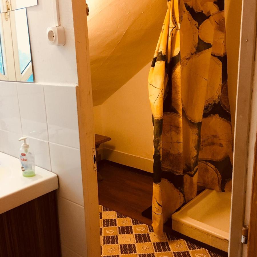 Y Hostel Balatonlelle Zewnętrze zdjęcie